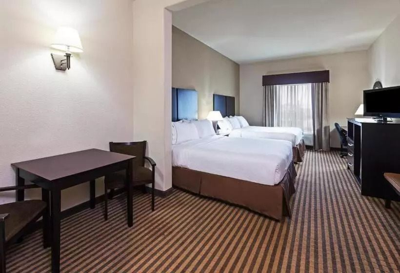 Standard-invahuone, Holiday Inn Express & Suites Brady, An Ihg
