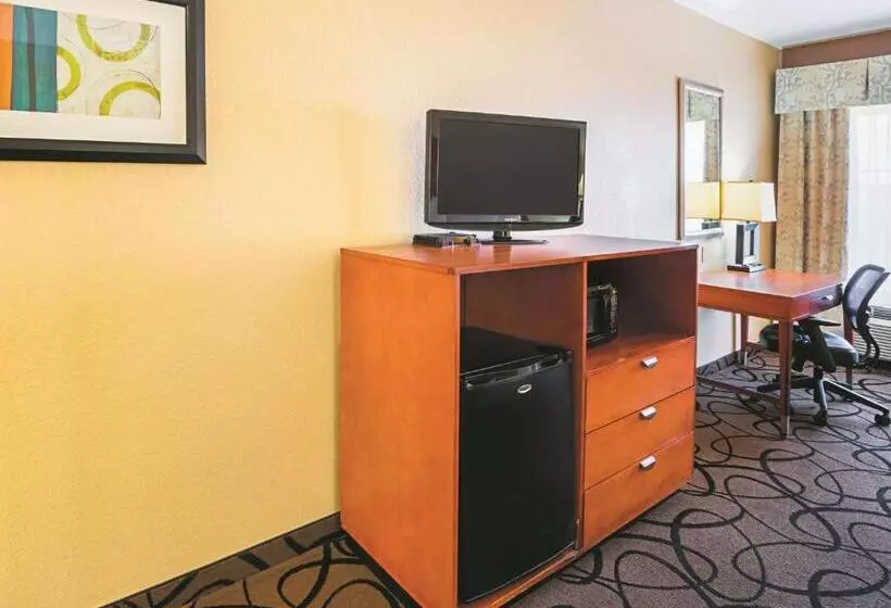 身障者適用キングサイズベッドルーム, La Quinta By Wyndham Ft. Worth   Forest Hill, Tx