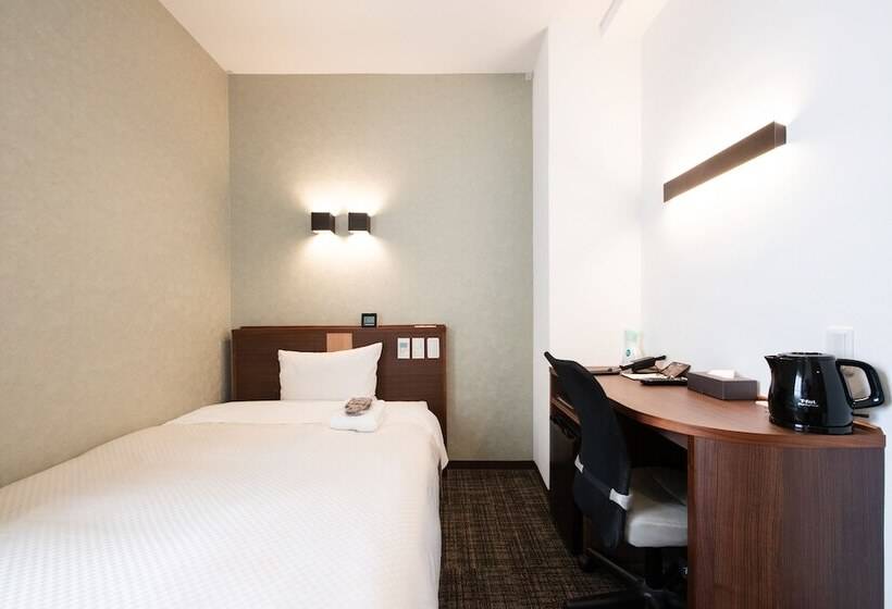 带双人床的基本房间, Ueno First City