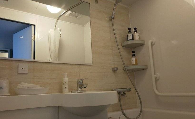 标准单人间, Ueno First City