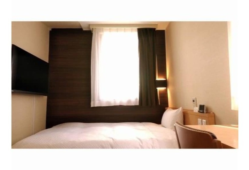 标准单人间, Ueno First City