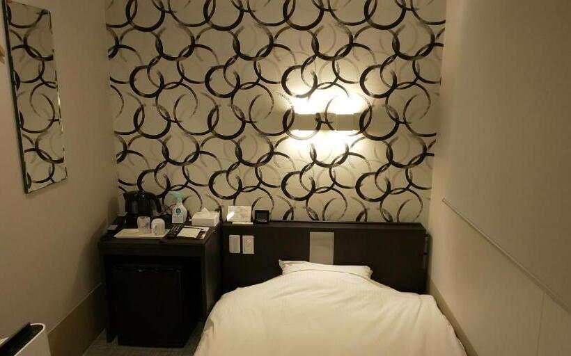 单人经济间, Ueno First City