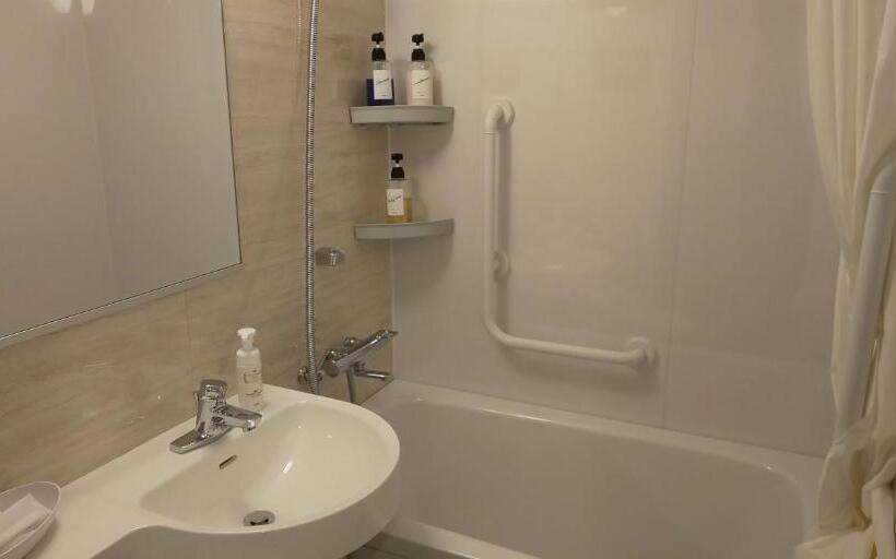 单人经济间, Ueno First City