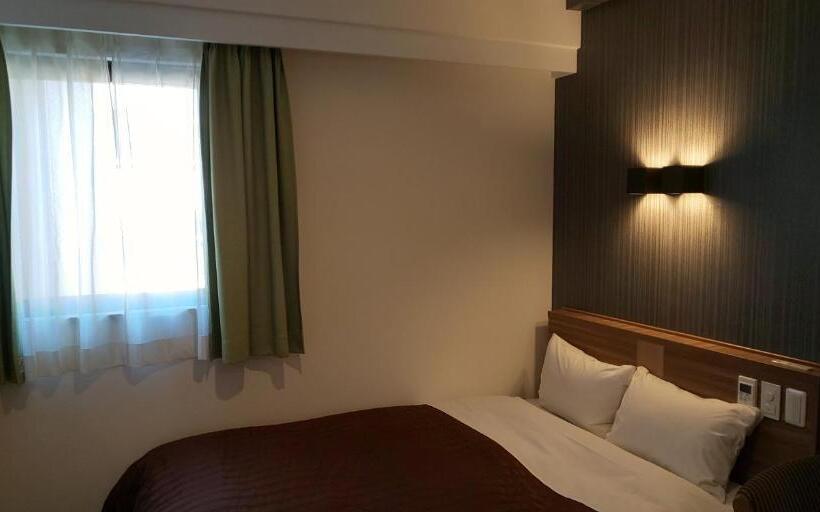 带双人床的基本房间, Ueno First City