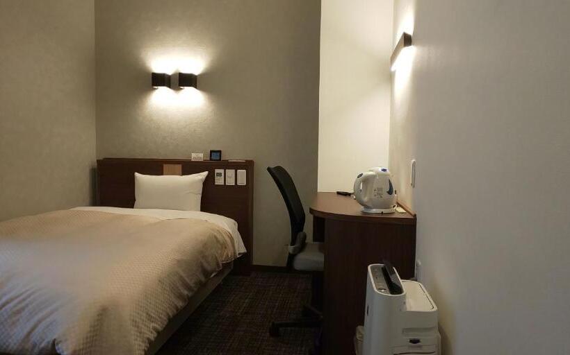 标准单人间, Ueno First City