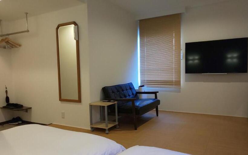 豪华房间, Ueno First City