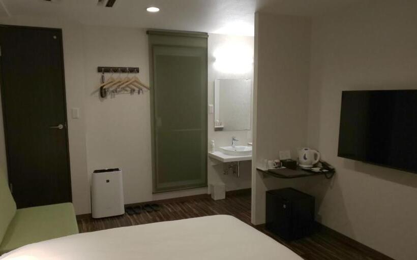 Номер Superior, Ueno First City