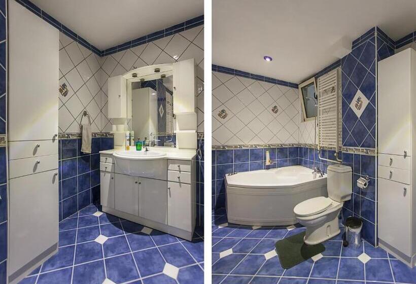 اتاق استاندارد با سرویس بهداشتی مشترک, Urban Hostel & Apartments