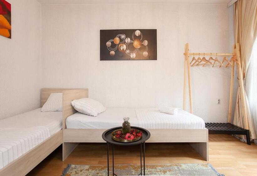 اتاق استاندارد, Urban Hostel & Apartments