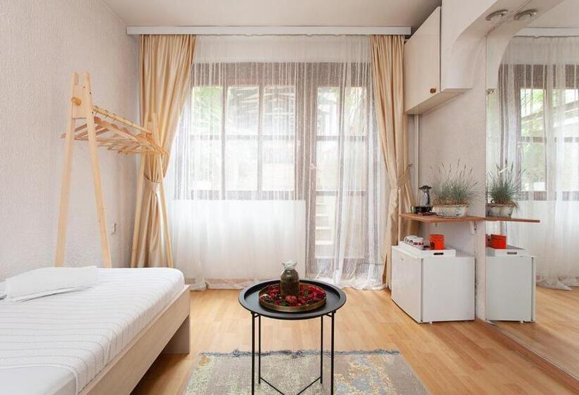 اتاق استاندارد, Urban Hostel & Apartments