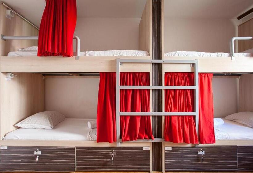 تختخواب در اتاق مشترک, Urban Hostel & Apartments
