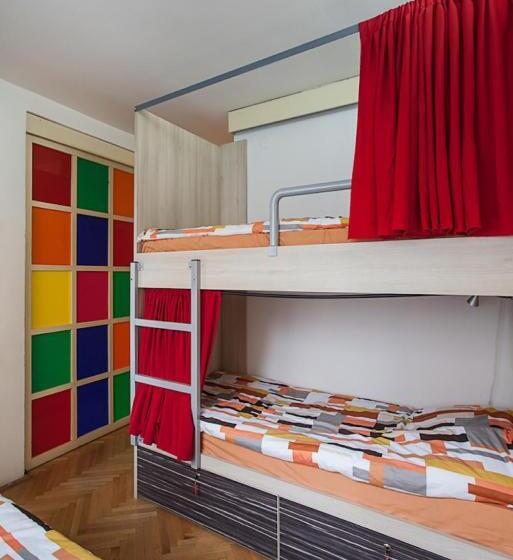 تختخواب در اتاق مشترک, Urban Hostel & Apartments