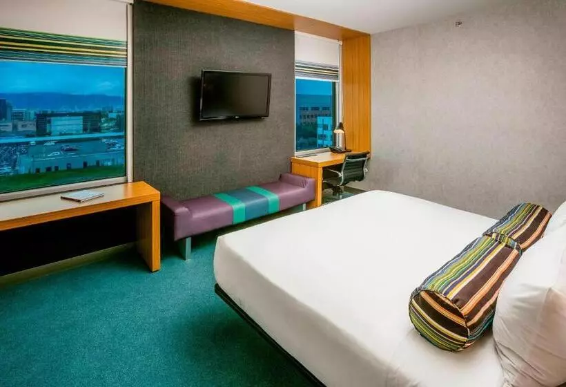 キングサイズベッドのスタンダードルーム, Aloft Bogota Airport