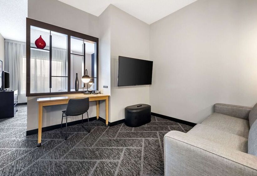 جناح, Cambria Hotel Minneapolis Maple Grove