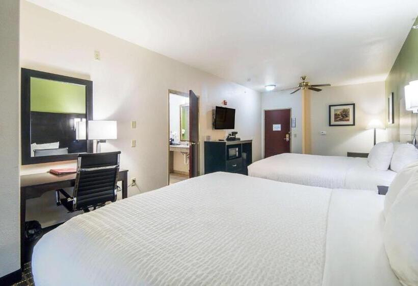 جناح, Clarion Inn & Suites Weatherford South