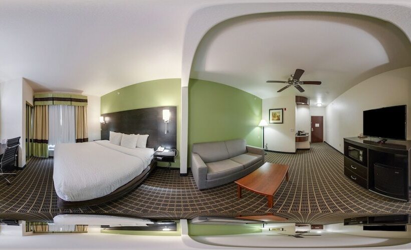 جناح, Clarion Inn & Suites Weatherford South