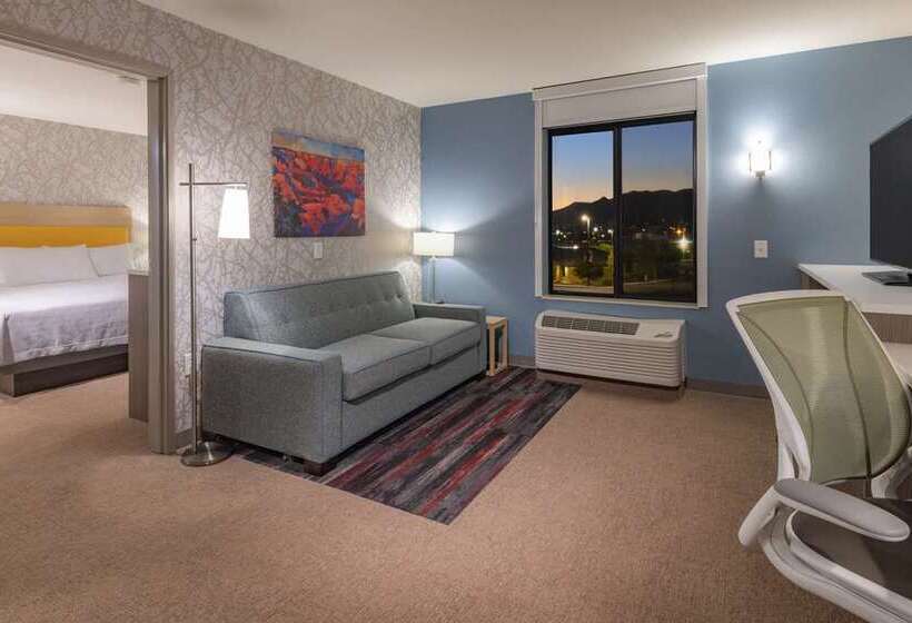 스위트 킹사이즈 침대, Doubletree By Hilton Front Royal Blue Ridge Shadows