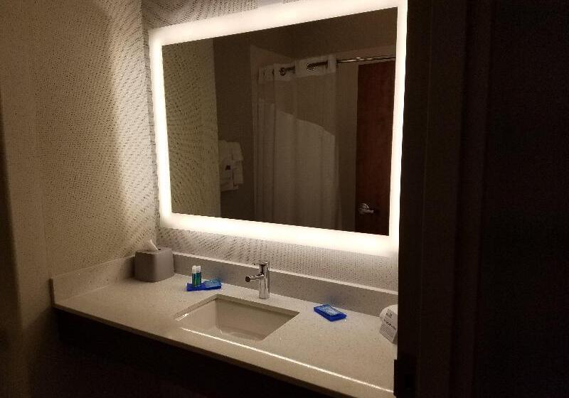 스위트 킹사이즈 침대, Holiday Inn Express & Suites Rio Grand By Ihg