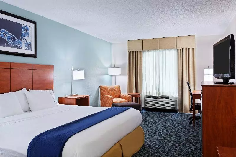 身障者適用キングサイズベッドルーム, Holiday Inn Express Richmond Brandermill Hull Street, An Ihg