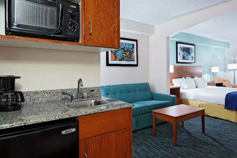 キングサイズベッドのスタンダードルーム, Holiday Inn Express Richmond Brandermill Hull Street, An Ihg
