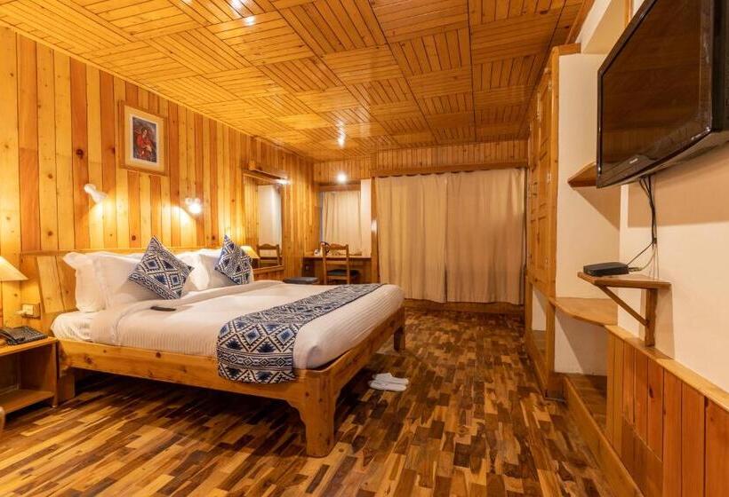 اتاق لوکس با چشم‌انداز, Negi S Mayflower A Heritage Since 1965