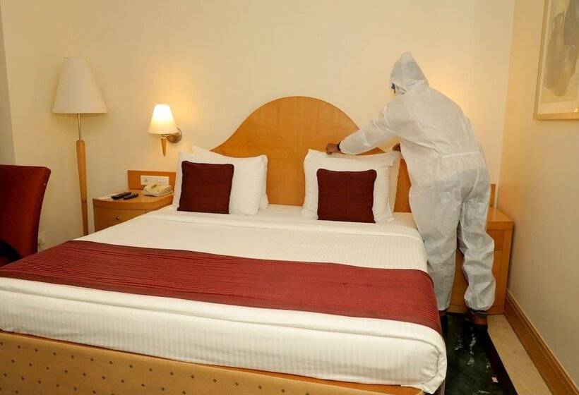 Номер Стандарт, The Imperial Palace