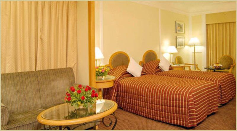 Номер Стандарт, The Imperial Palace