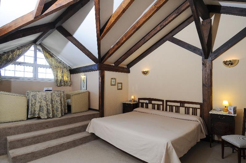 Номер Стандарт, The Imperial Palace