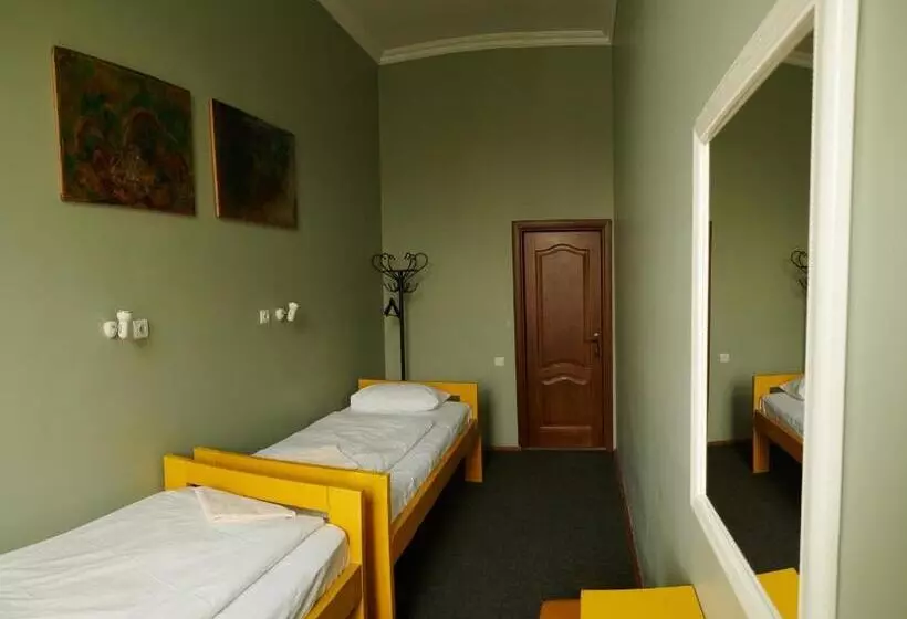 اتاق استاندارد, Old City Hostel
