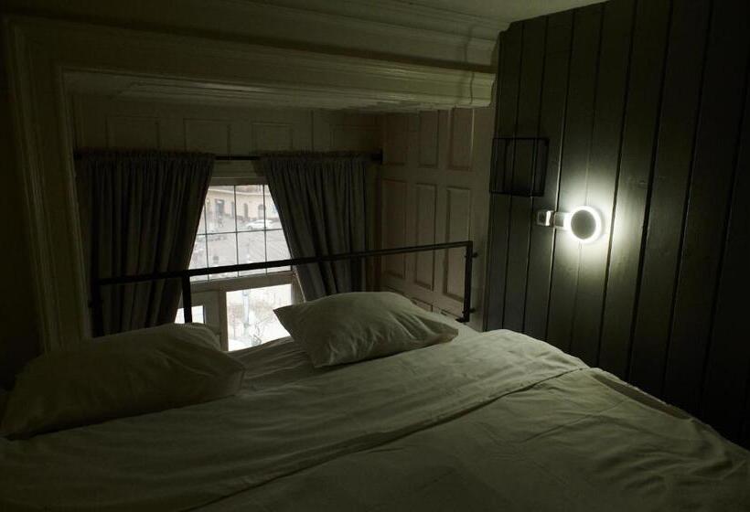 اتاق استاندارد با سرویس بهداشتی مشترک, Old City Hostel