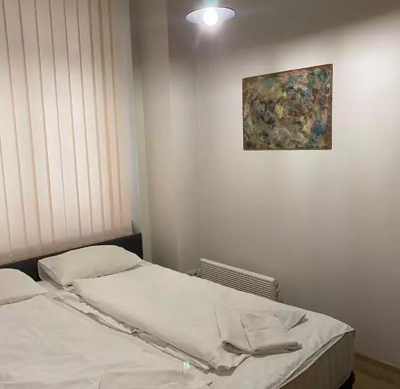 اتاق استاندارد یک نفره, Old City Hostel