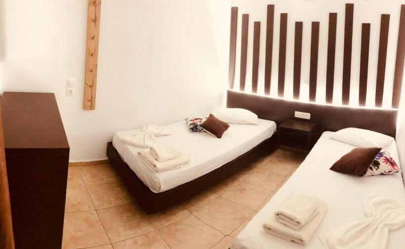 غرفة قياسية رباعية, Villa Livadaros