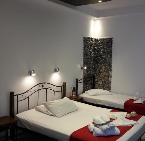 شقة غرفة واحدة, Villa Livadaros