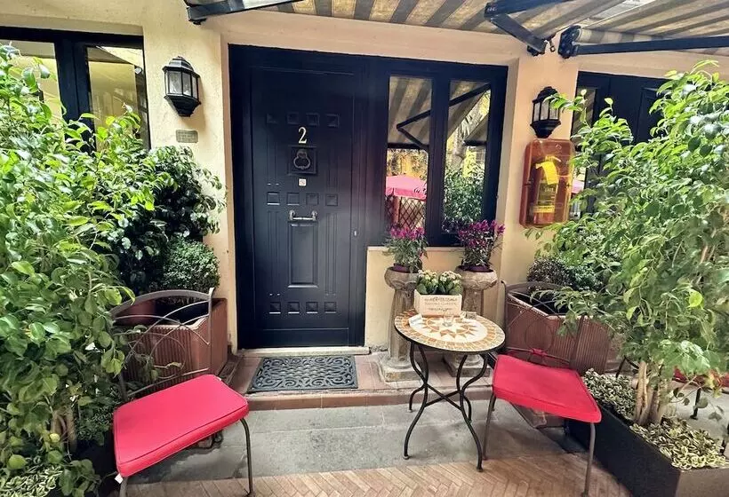 اتاق لوکس, Navona Gallery Suites