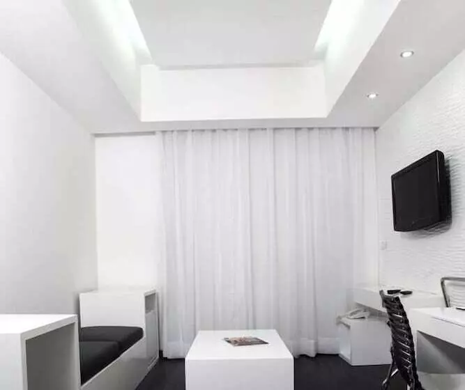 سوئیت با تخت بزرگ, Aleph Boutique