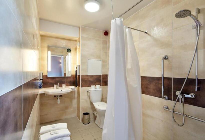 适合残疾人士使用的带超级大床的标准间, B&b Hotel Paris Nord Gonesse Parc Des Expos