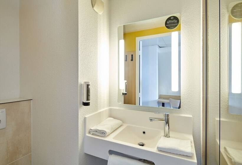 Четырехместный Номер Стандарт, B&b Hotel Paris Nord Gonesse Parc Des Expos
