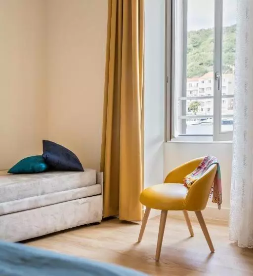 اتاق سوپریور با چشم‌انداز, Best Western Hotel Du Roy D Aragon