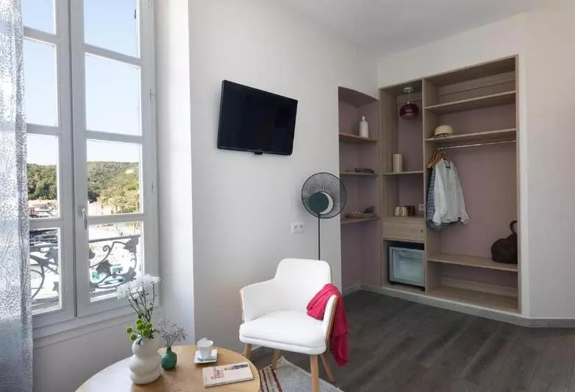 سوئیت جونیور با چشم‌انداز, Best Western Hotel Du Roy D Aragon