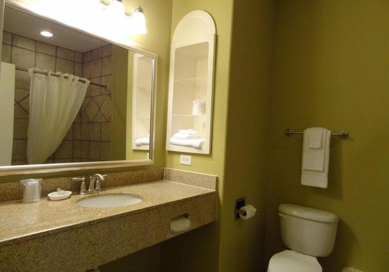 Номер Стандарт Кровать Кинг Адаптированный для Инвалидов, Best Western Hebbronville Inn