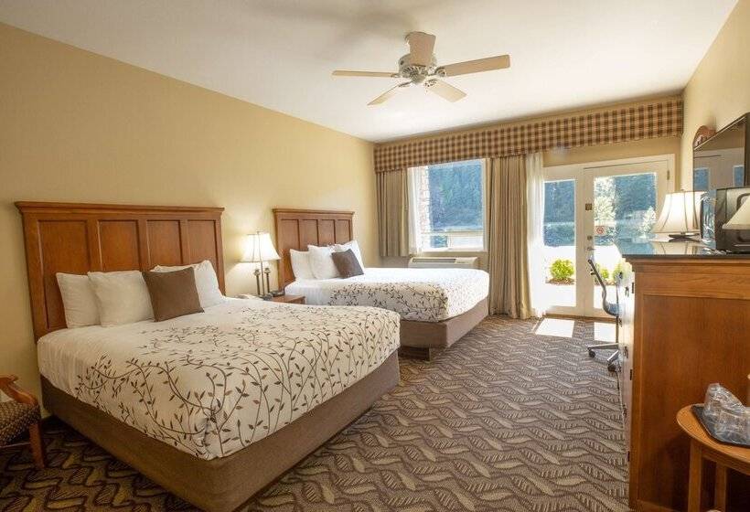 带2个双人床的标准工作室, Best Western Lodge At River S Edge