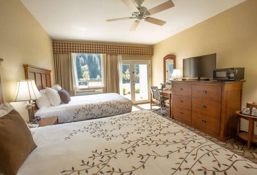 带2个双人床的标准工作室, Best Western Lodge At River S Edge