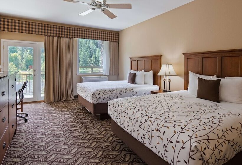 带2个双人床的标准工作室, Best Western Lodge At River S Edge