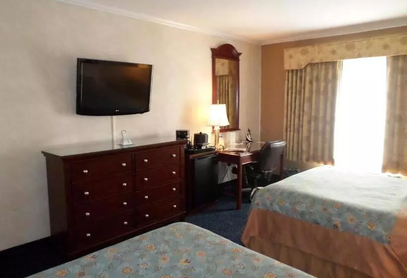 ２ダブルベッドのスタンダードルーム, Best Western Plus Mentor Cleveland Northeast