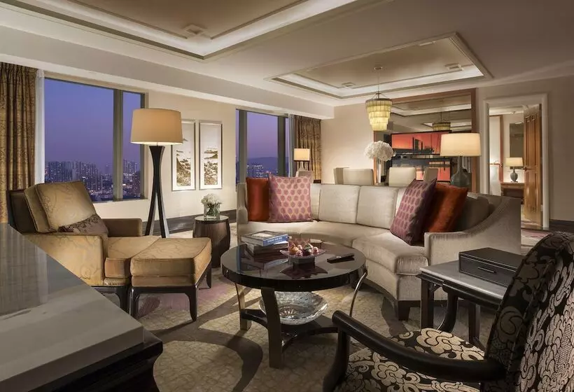 سوئیت پریمیوم, Conrad Macao