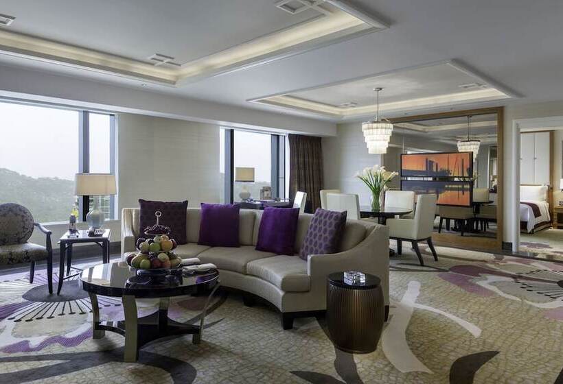 سوئیت پریمیوم, Conrad Macao