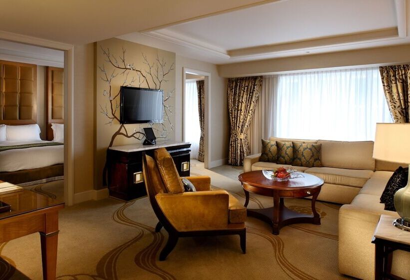 سوییت جونیور, Conrad Macao