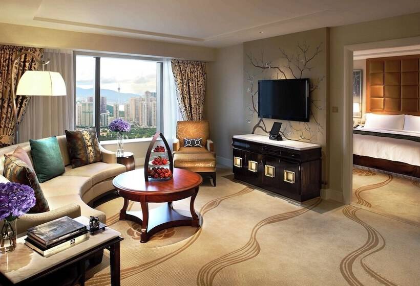 سوییت جونیور, Conrad Macao