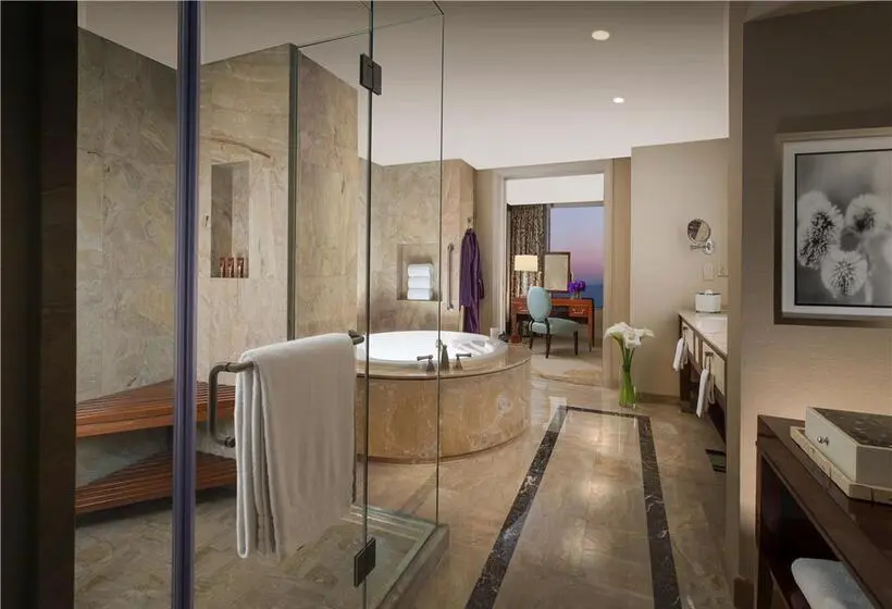 سوئیت پریمیوم, Conrad Macao