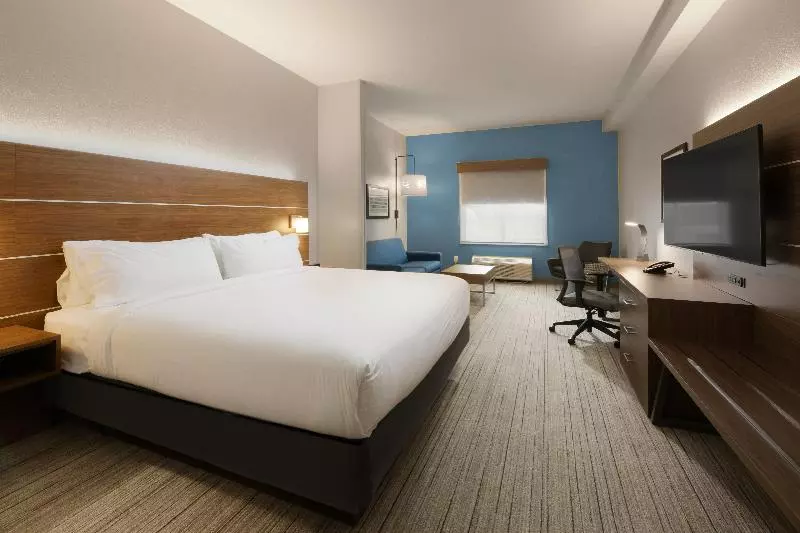 キングサイズベッドのスイートルーム, Holiday Inn Express & Suites   Williamstown   Glassboro, An Ihg